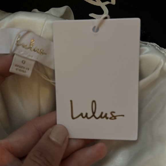 Lulu’s wedding dress *NEVER WORN* - Picture 3 of 3